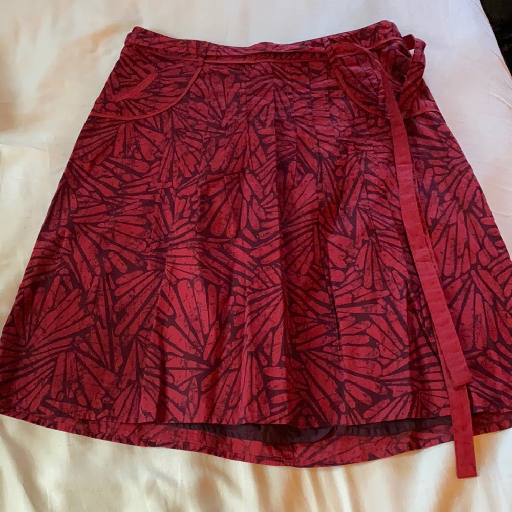 Hillard And Hanson casual size 6 A-line skirt.